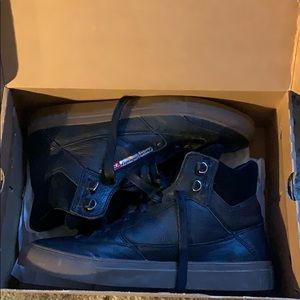 men’s black diesel shoes
